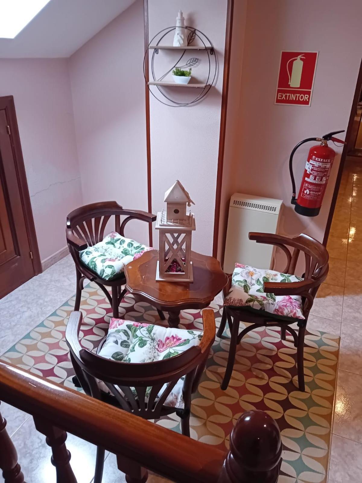 Meis 帕拉迪斯科乌米亚旅馆酒店 外观 照片