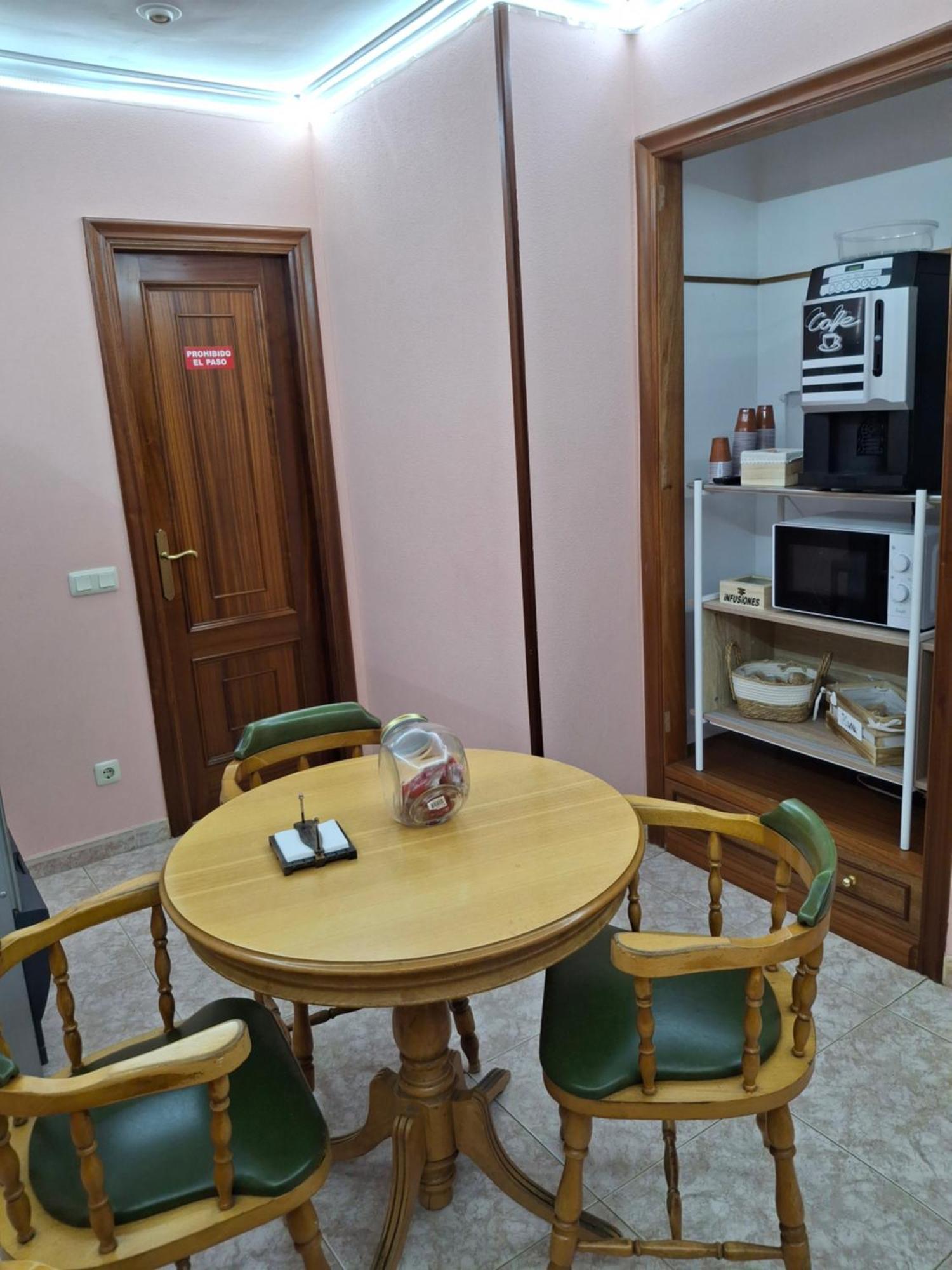 Meis 帕拉迪斯科乌米亚旅馆酒店 外观 照片