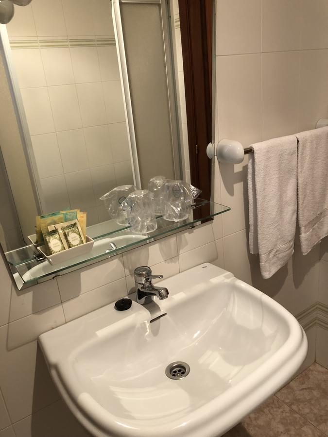 Meis 帕拉迪斯科乌米亚旅馆酒店 外观 照片